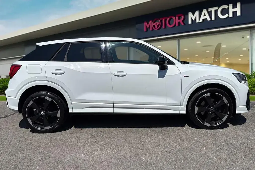 Used Audi Q2 Black Edition 150 HP (110 kW) 2021 White SUV