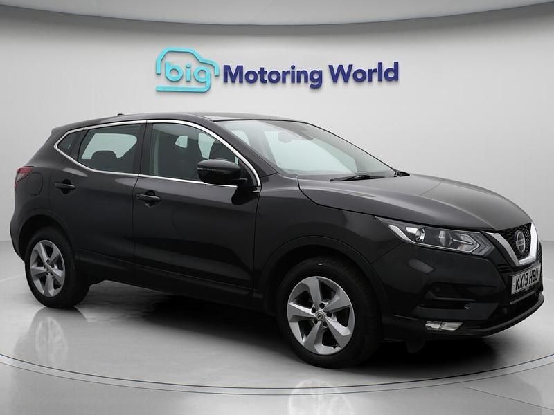 Black Used 2019 Nissan Qashqai Acenta Premium SUV | £9,500 (Good price) - Image 1/4