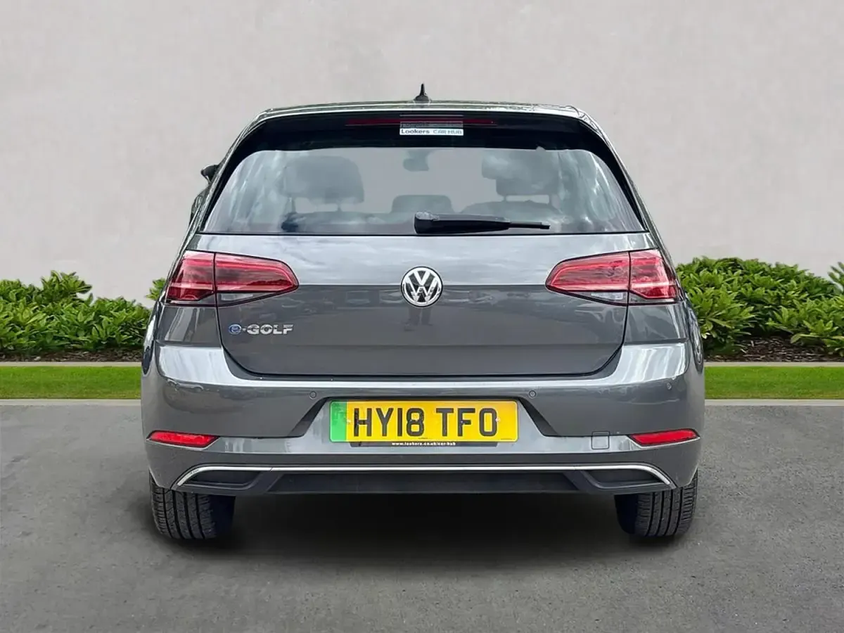 Usado VW e-Golf 100 kW (136 CV) 2018 Gris Utilitario