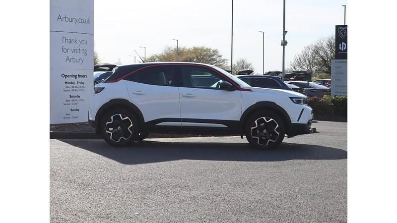 Used Vauxhall Mokka SRi 130 HP (95 kW) 2022 White SUV