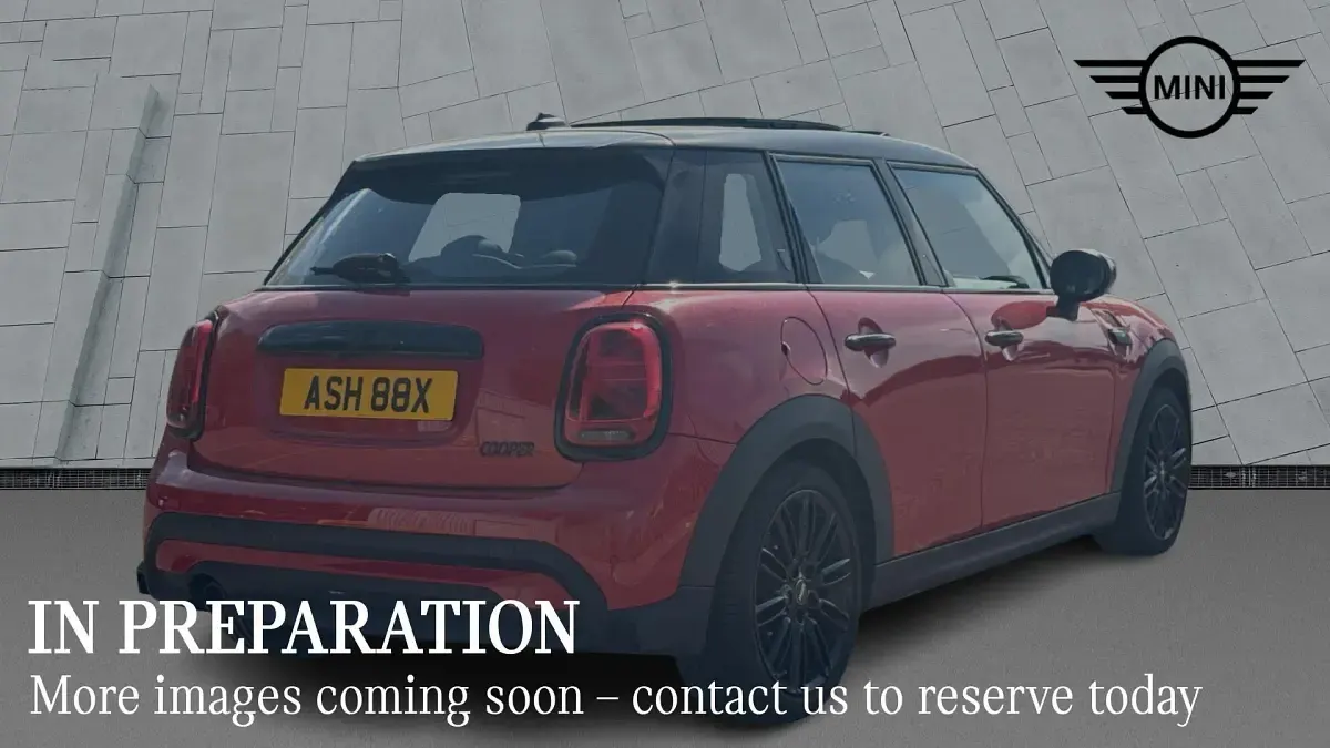 Begagnad Mini Cooper Exclusive 134 HK (98 kW) 2022 Röd Halvkombi