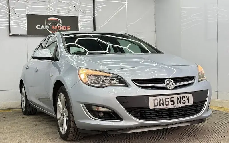 Second-hand Vauxhall Astra SRi 140 CP (102 kW) 2015 Hatchback