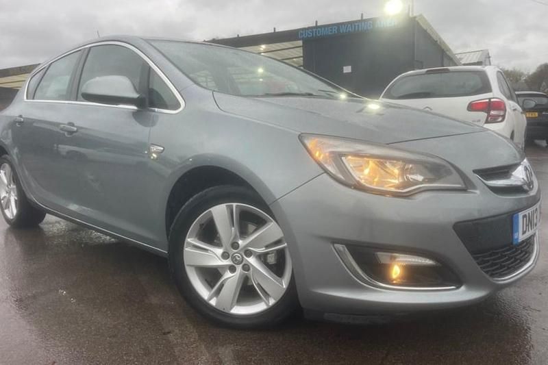 Silver Used 2013 Vauxhall Astra SRi Hatchback | £2,695 (Good price) - Image 1/1