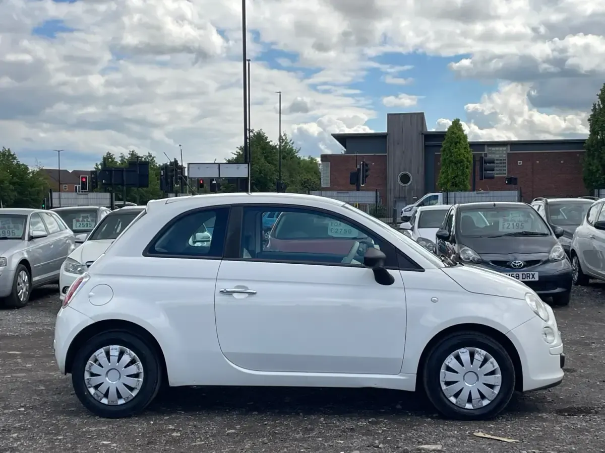 Gebraucht Fiat 500 Pop 69 PS (50 kW) 2010 Weiß Kleinwagen