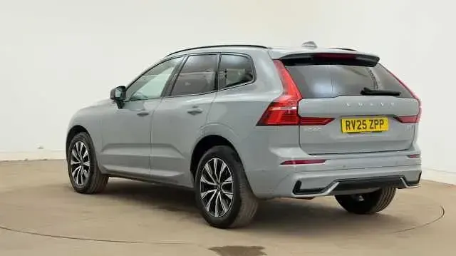 Usado Volvo XC60 Plus 247 HP (181 kW) 2025 Cinzento SUV