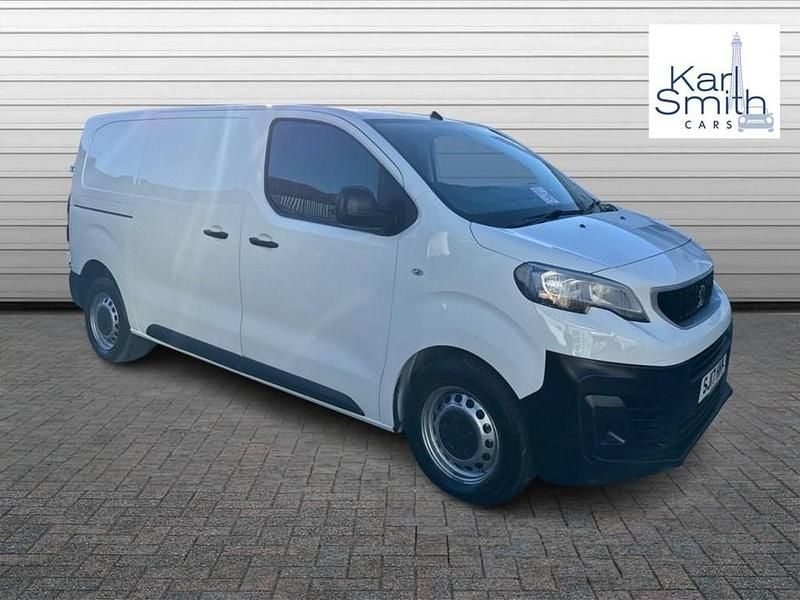 White Used 2017 Peugeot Expert Van | £8,995 (Good price) - Image 1/4