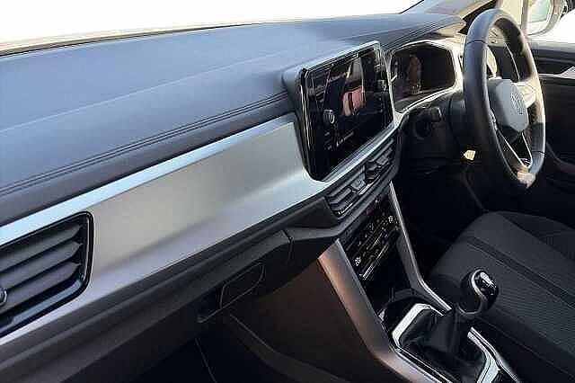 Used VW T-Roc Life 150 HP (110 kW) 2024 White SUV