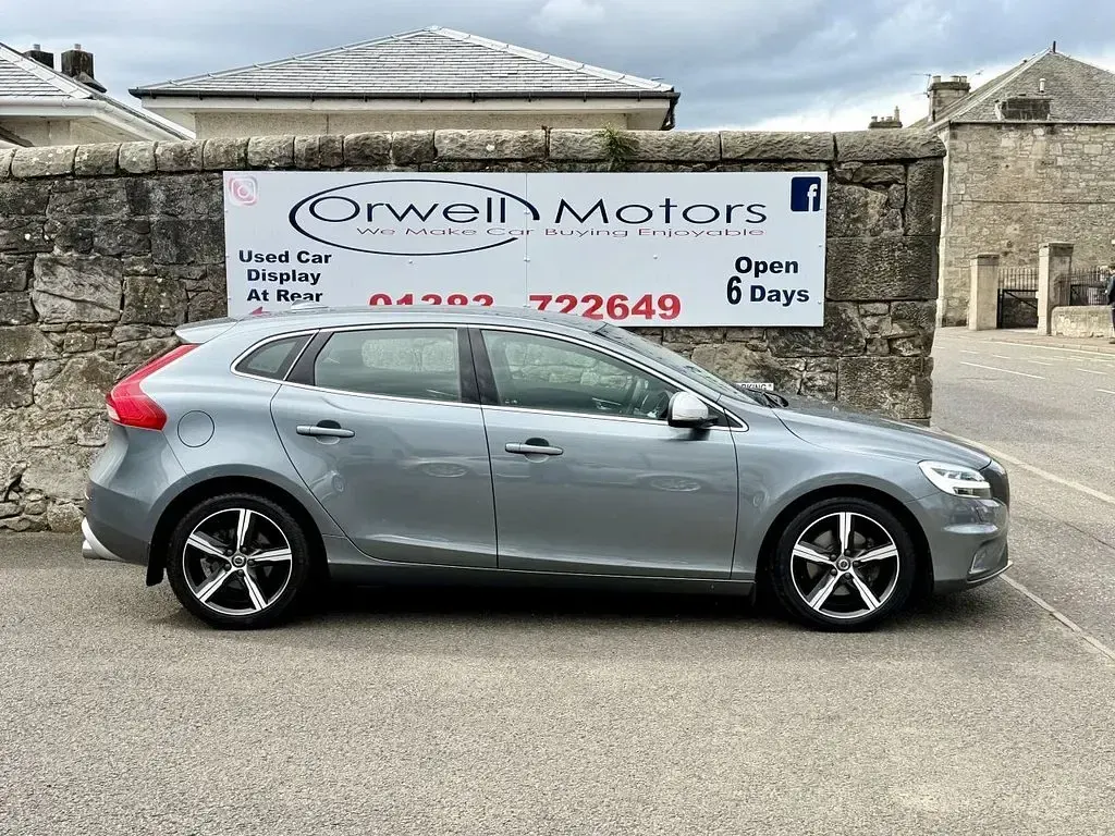 Used Volvo V40 R-Design 122 HP (89 kW) 2018 Grey Hatchback