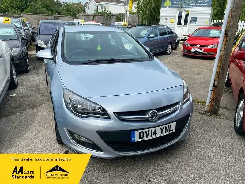 Used Vauxhall Astra SRi 115 HP (84 kW) 2014 Silver Hatchback