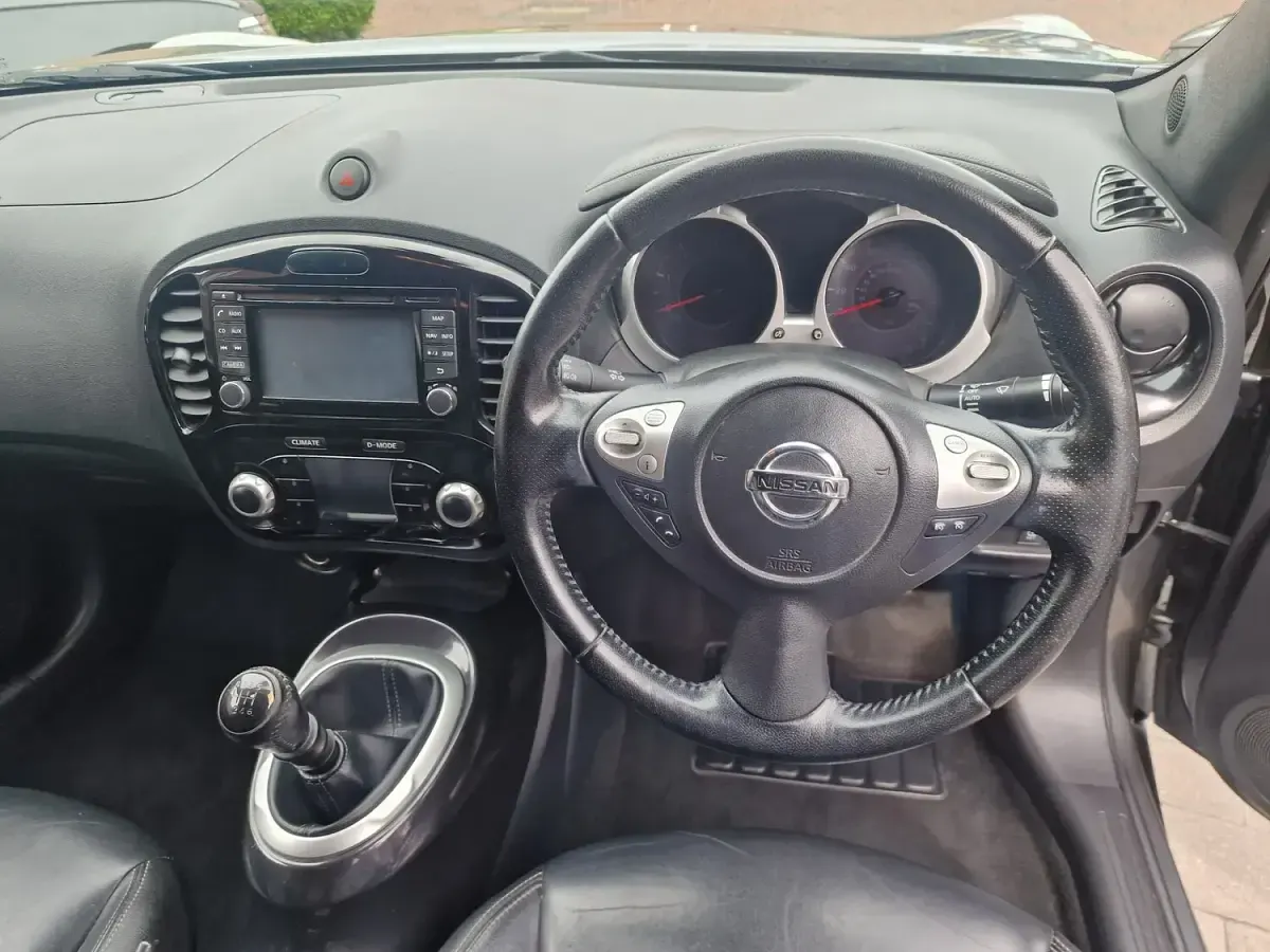 Used Nissan Juke Tekna 110 HP (80 kW) 2015 Grey SUV