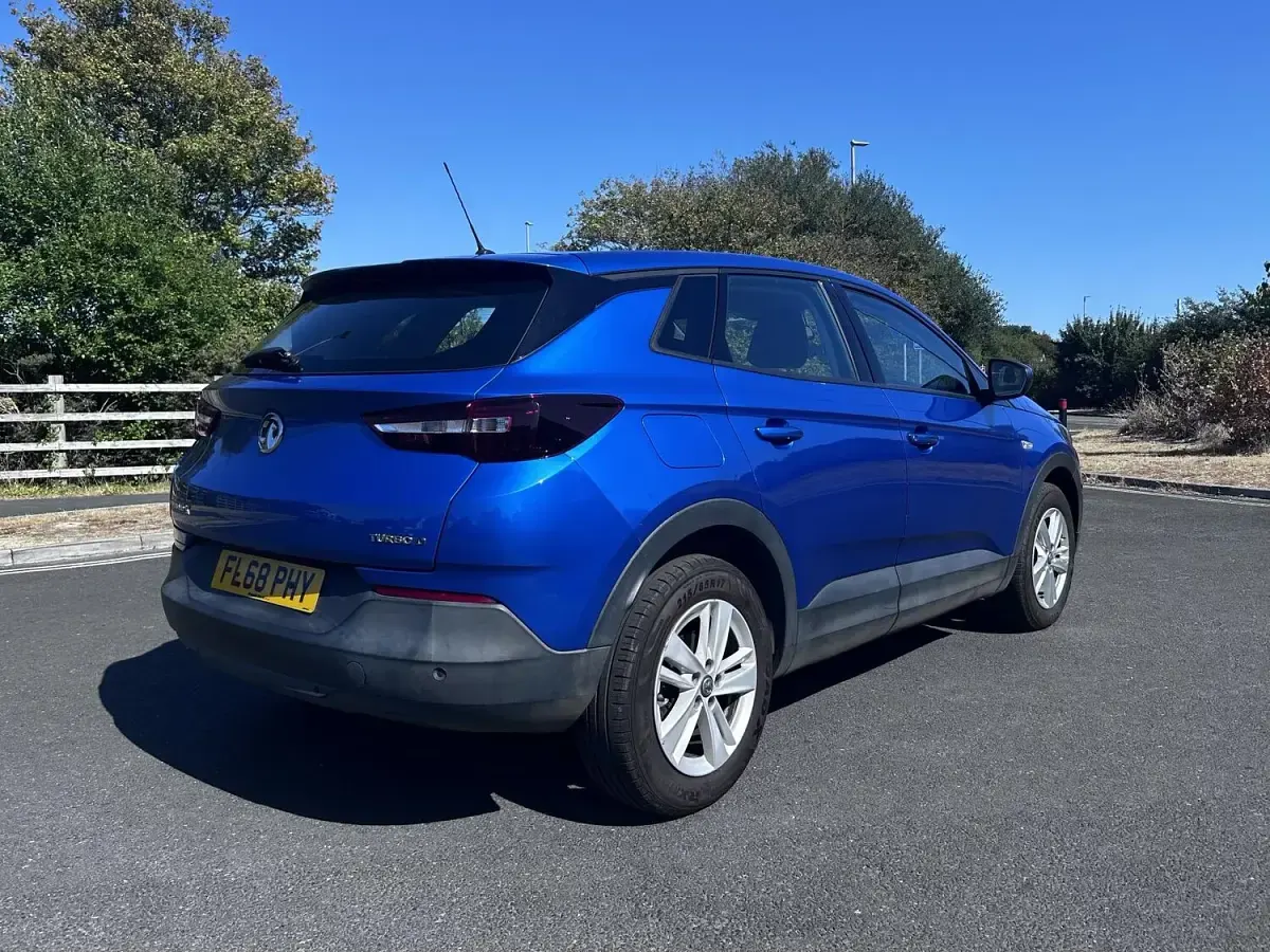 Used Vauxhall Grandland X 130 HP (95 kW) 2018 Blue SUV