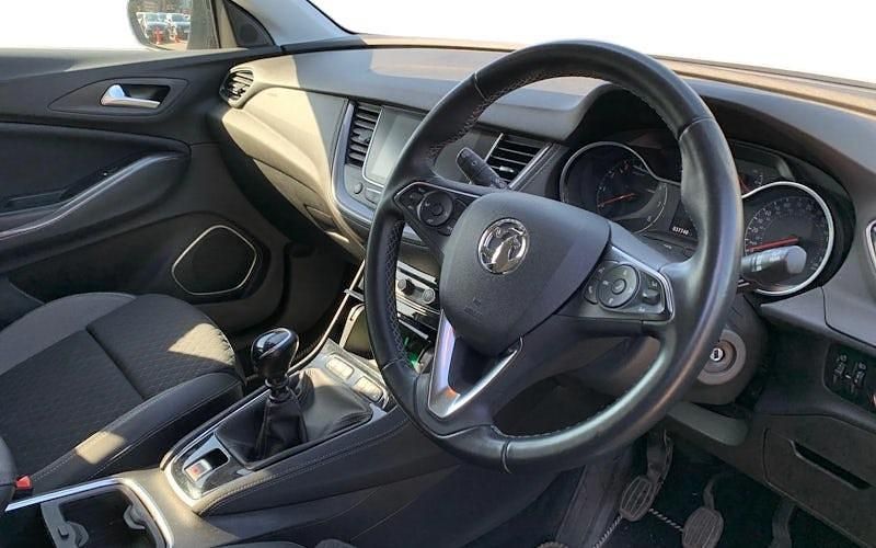 Used Vauxhall Grandland X SRi 131 HP (96 kW) 2020 Grey SUV