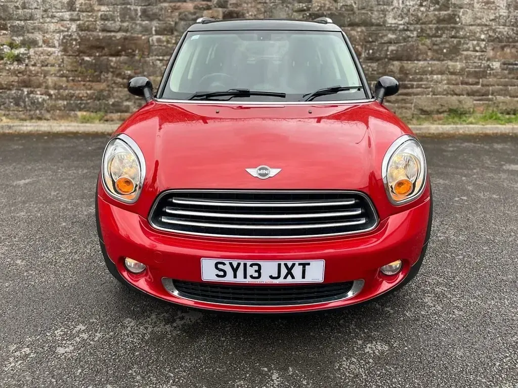 Begagnad Mini Cooper D 112 HK (82 kW) 2013 Röd Halvkombi