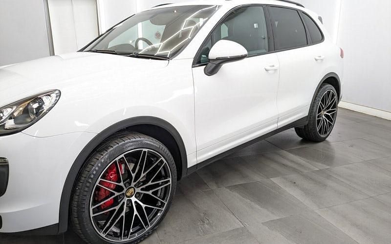 Używany Porsche Cayenne 262 KM (192 kW) 2017 Biały SUV