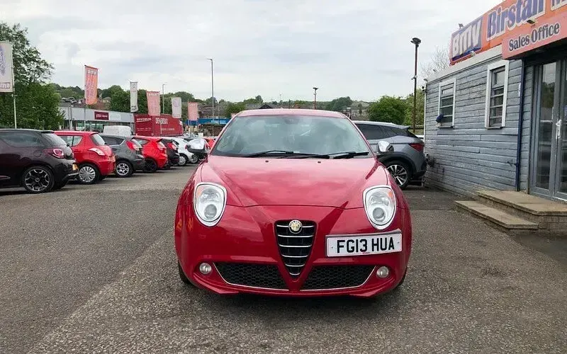 Used Alfa Romeo MiTo Distinctive 105 HP (77 kW) 2013 Red Hatchback