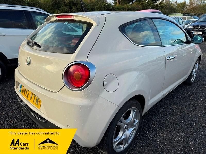 Used Alfa Romeo MiTo Distinctive 135 HP (99 kW) 2012 White Hatchback