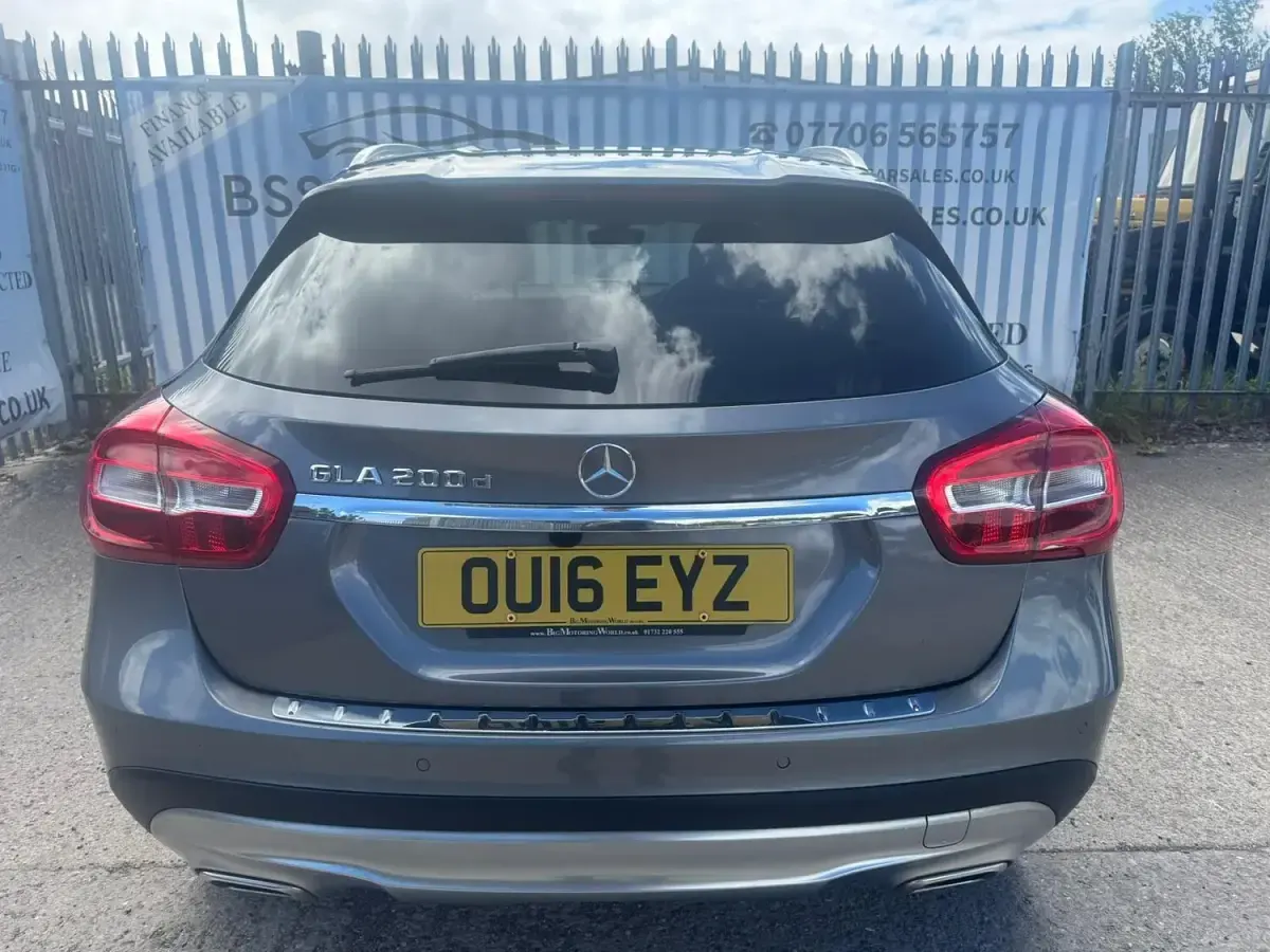 Used Mercedes GLA200 Executive 136 HP (100 kW) 2016 Grey SUV