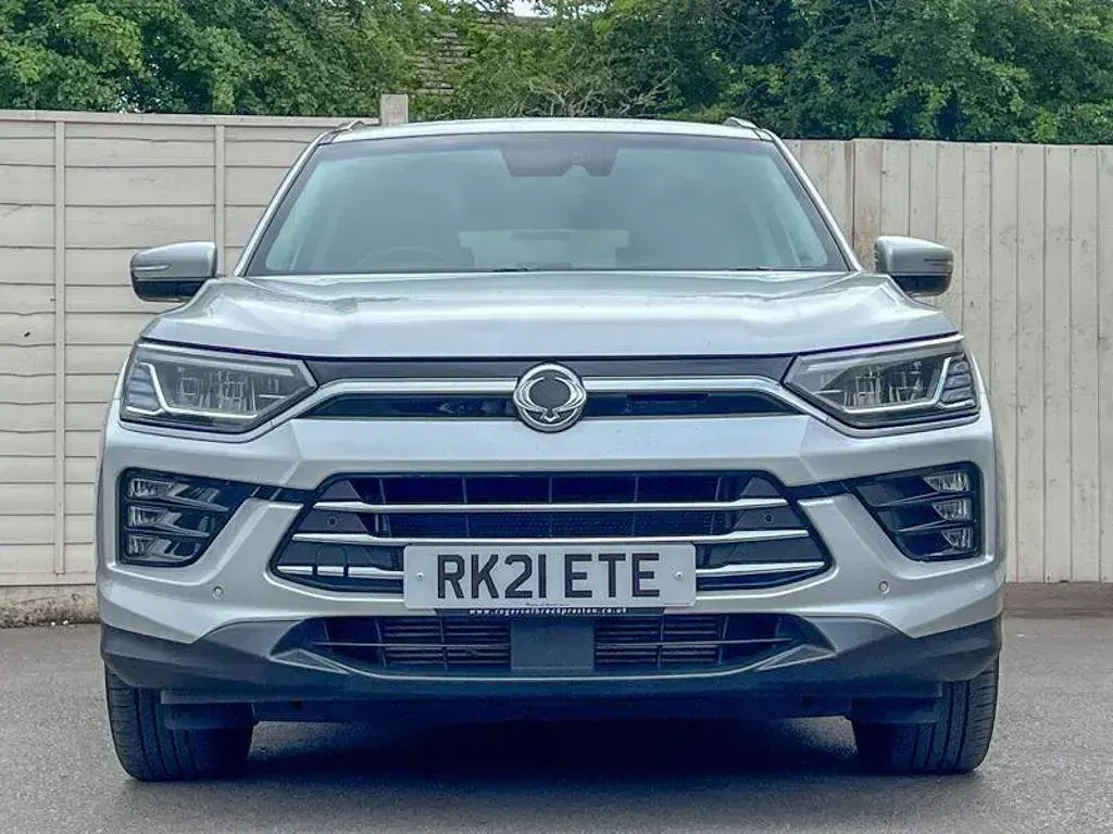 Used SsangYong Korando 136 HP (100 kW) 2021 Silver SUV