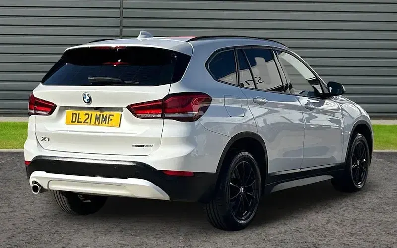 Usado BMW X1 Comfort Edition 140 CV (102 kW) 2021 Blanco SUV