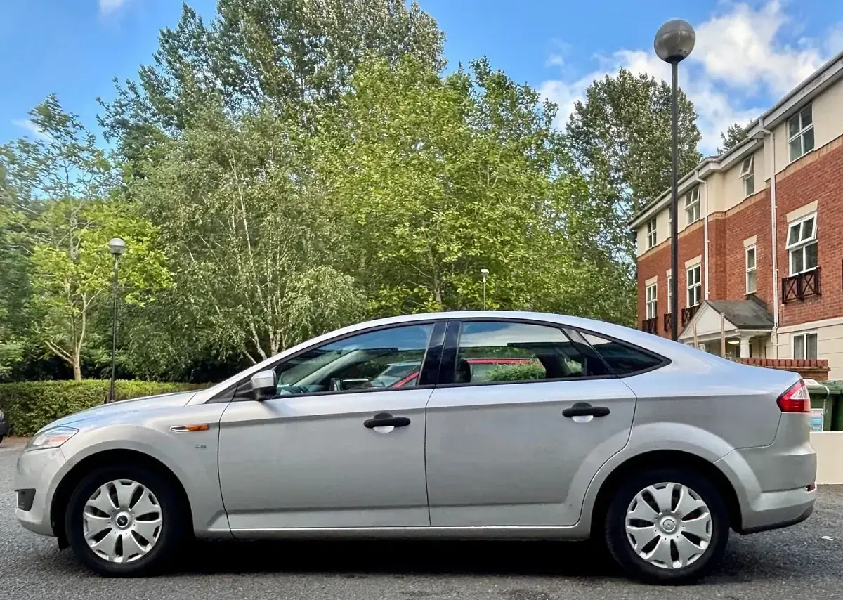 Used Ford Mondeo 130 HP (95 kW) 2009 Silver Hatchback