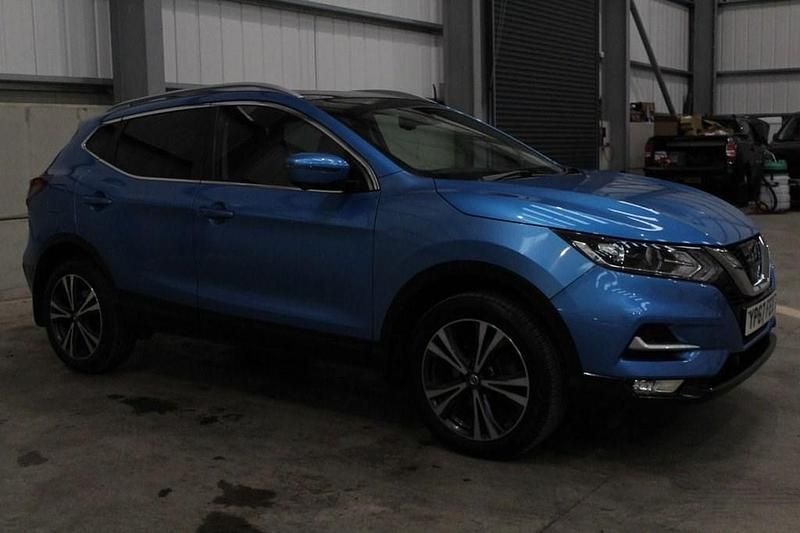 Used Nissan Qashqai N-Connecta 110 HP (80 kW) 2017 Blue SUV