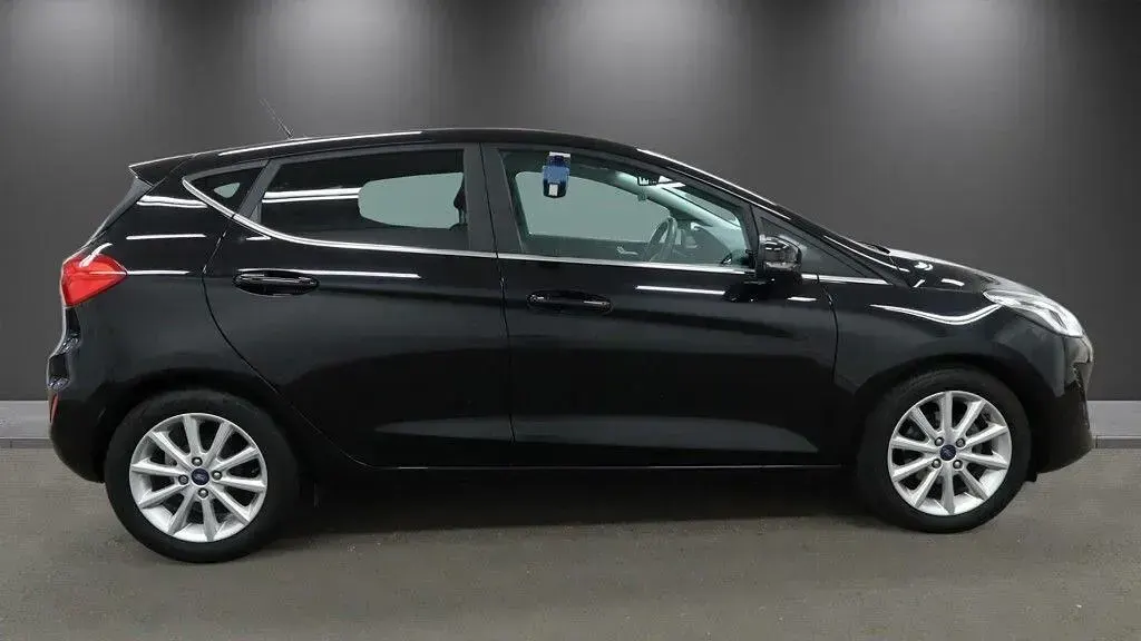 Second-hand Ford Fiesta Titanium 95 CP (69 kW) 2020 Negru Hatchback