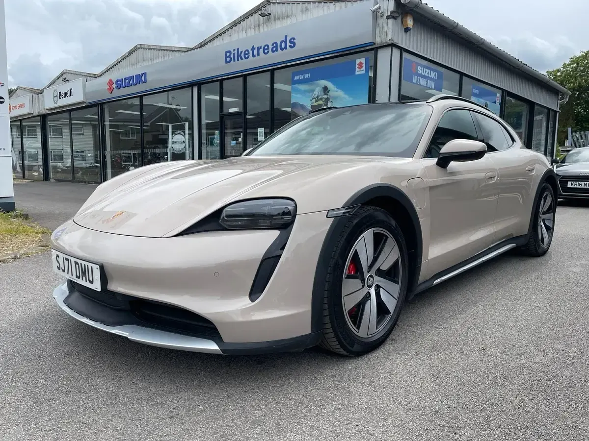 Used Porsche Taycan Cross Turismo 419 kW (571 HP) 2021 Beige Estate