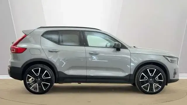 Used Volvo XC40 Ultra 161 HP (118 kW) 2025 Grey SUV