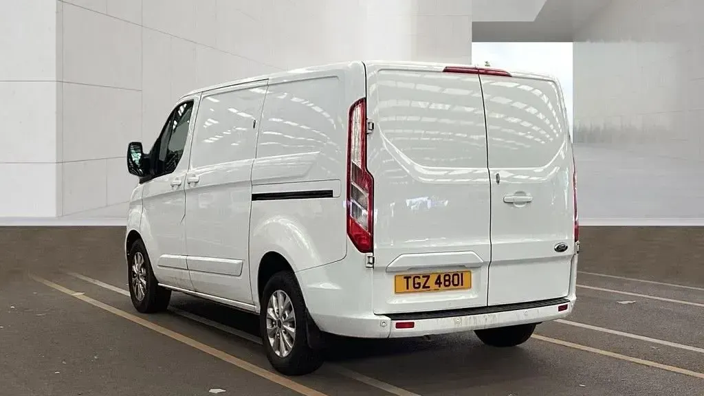 Used Ford Transit Custom Limited 130 HP (95 kW) 2021 White Van