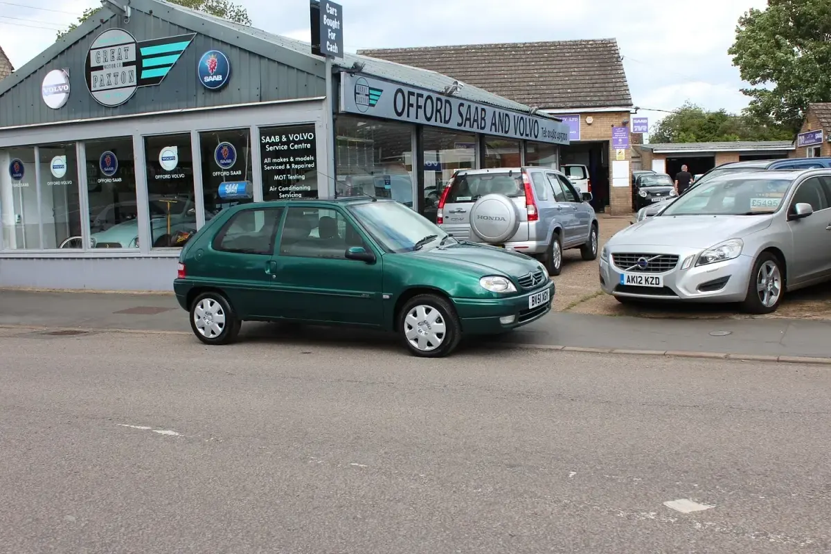 Used Citroën Saxo 60 HP (44 kW) 2001 Green Hatchback