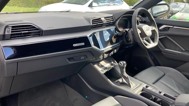 Begagnad Audi Q3 Black Edition 150 HK (110 kW) 2025 Blå SUV