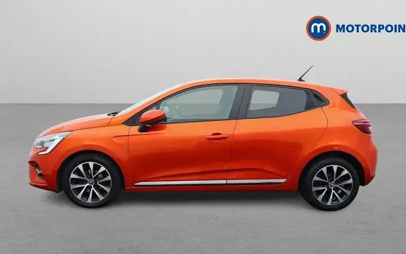 Used Renault Clio V Iconic 72 HP (52 kW) 2020 Orange Hatchback