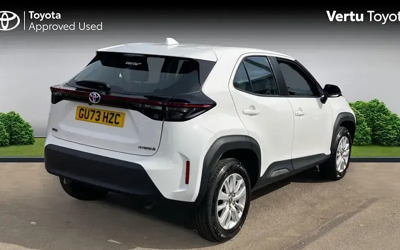 Used Toyota Yaris Hybrid 116 HP (85 kW) 2026 Estate