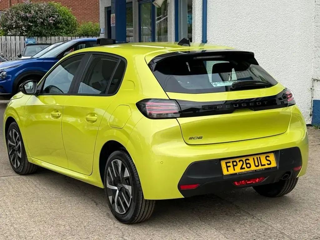 Uusi Peugeot 208 Style 100 HP (73 kW) 2026 Keltainen Viistoperä