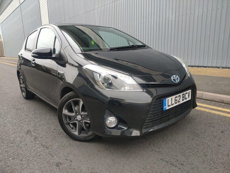 Black Used 2012 Toyota Yaris Hybrid T4 Hatchback | £6,250 (Fair price) - Image 1/4