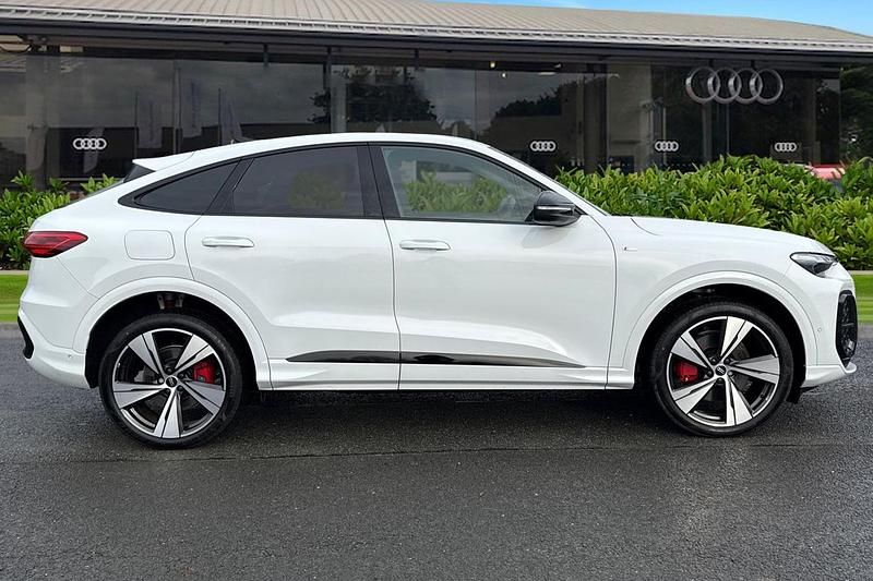 New Audi Q5 Sportback Comfort 2025 White SUV