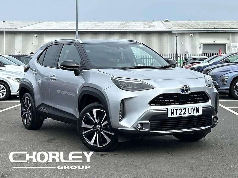 Silver Used 2022 Toyota Yaris Cross Edition SUV | £21,390 (Fair price) - Image 1/4