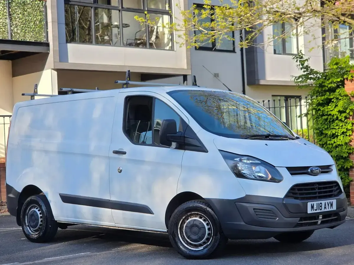 Used Ford Transit Custom 105 HP (77 kW) 2018 White Van