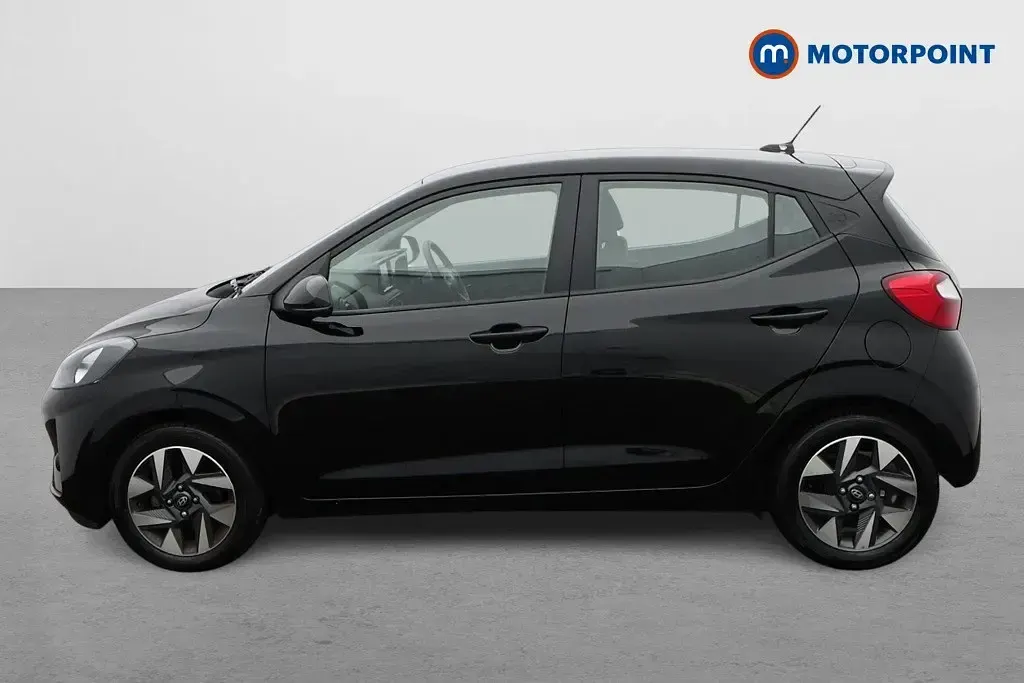 Usado Hyundai i10 Advanced 67 HP (49 kW) 2024 Preto Citadino