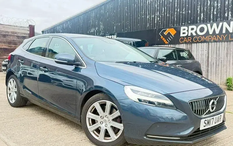 Used Volvo V40 Inscription 152 HP (111 kW) 2017 Hatchback
