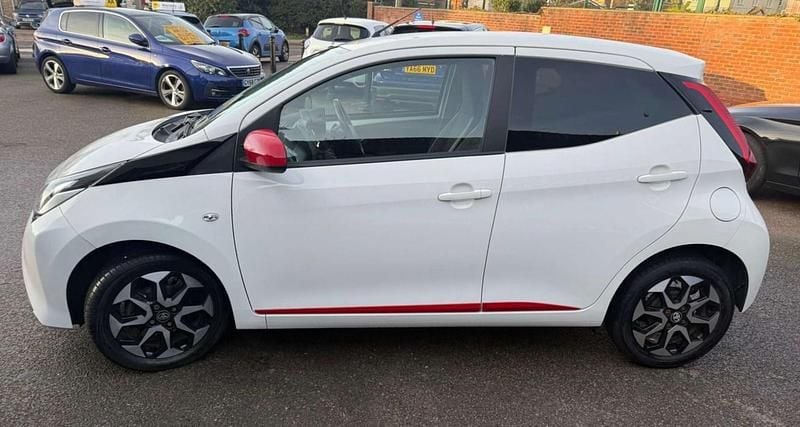 Used Toyota Aygo Trend 2019 White Hatchback
