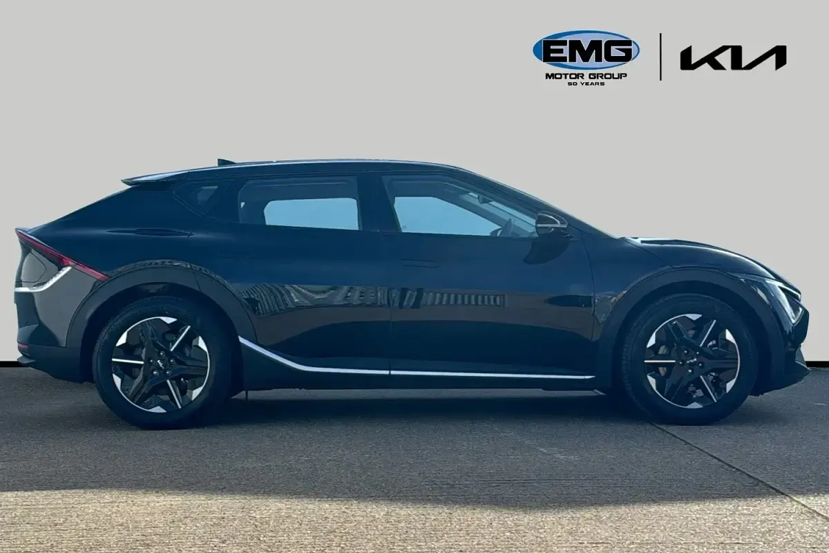 Usado Kia EV6 125 kW (170 HP) 2025 Preto SUV
