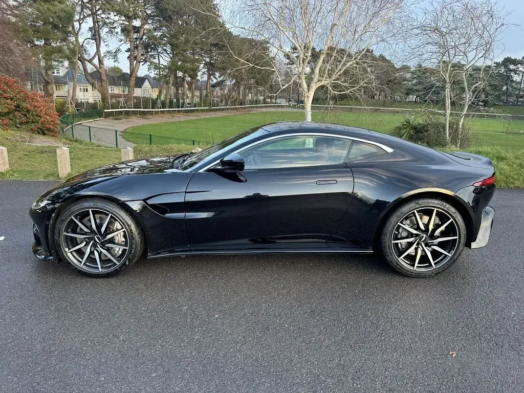 Usado Aston Martin V8 Vantage 510 CV (375 kW) 2019 Negro Coupe