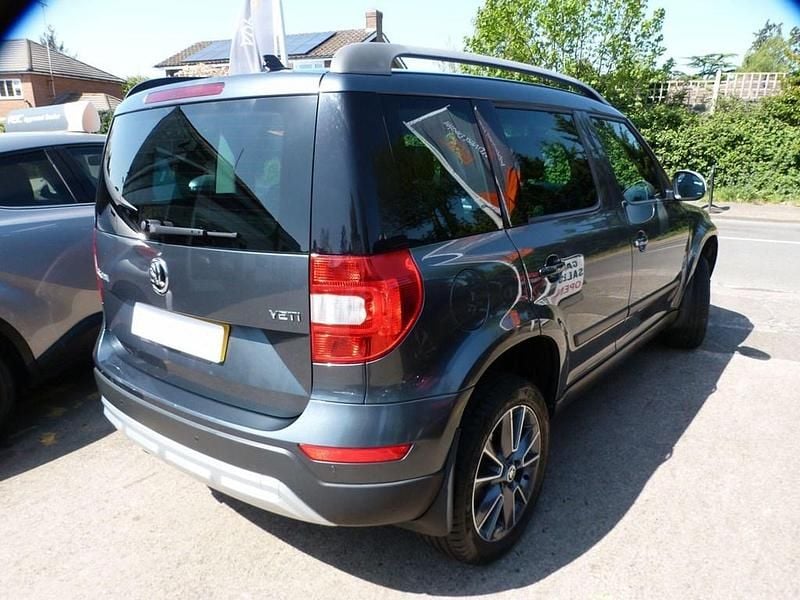 Used Skoda Yeti SE Drive 110 HP (80 kW) 2017 Grey SUV