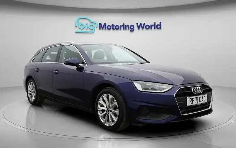 Usado Audi A4 150 HP (110 kW) 2022 Azul Carrinha