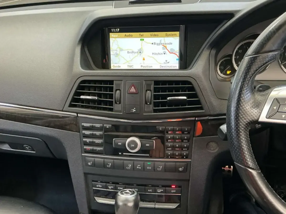 Begagnad Mercedes E250 2011 Silver Cab