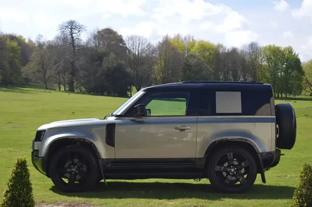 Używany Land Rover Defender HSE Dynamic 2024 Zielony SUV