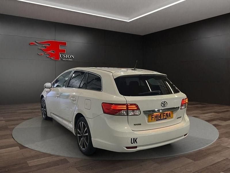 Used Toyota Avensis Business Edition 2014 White Estate