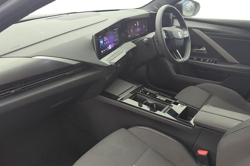Usado Vauxhall Astra S 130 CV (95 kW) 2024 Gris Utilitario