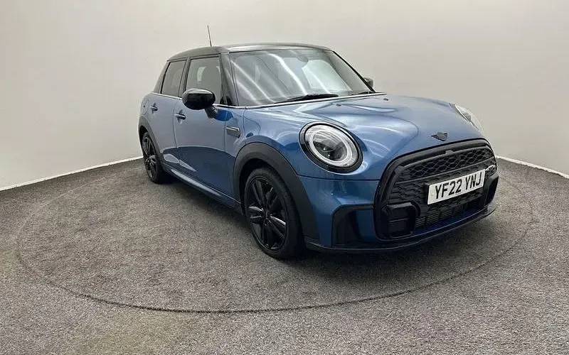 Used Mini Cooper Hatch 136 HP (100 kW) 2022 Hatchback